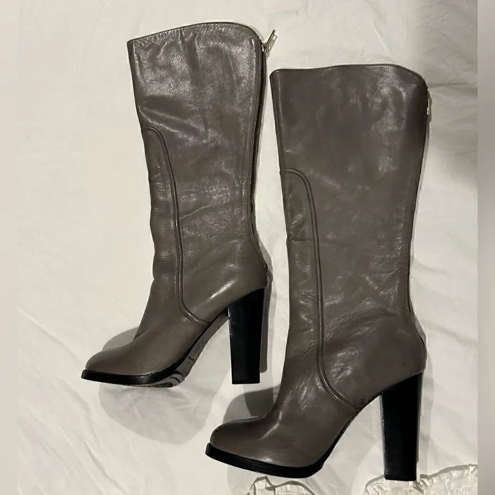 Elaine Turner “Claire” grey leather knee high boots EUC 9.5 gold zipper $475